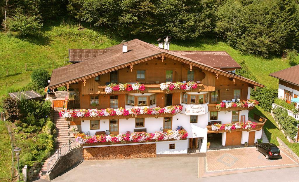 Landhaus Granat Mayrhofen Eksteriør billede