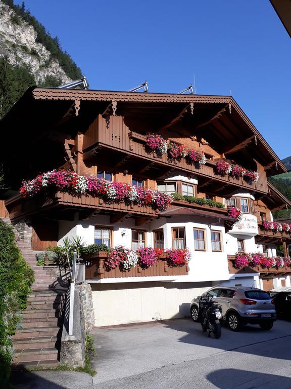 Landhaus Granat Mayrhofen Eksteriør billede